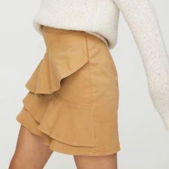 Aritzia Skirt - Picture 6 of 6